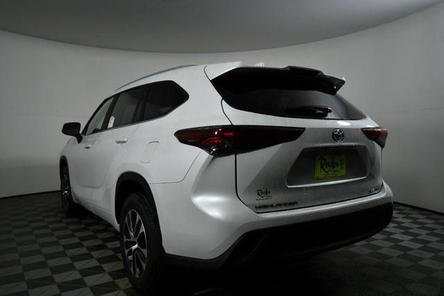 new 2025 Toyota Highlander car, priced at $46,118