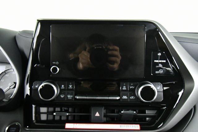 new 2025 Toyota Highlander car, priced at $46,118