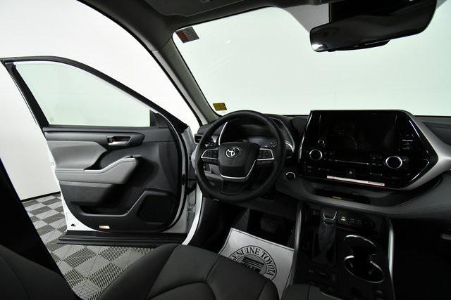 new 2025 Toyota Highlander car, priced at $46,118