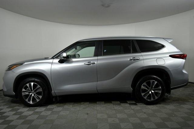 used 2023 Toyota Highlander car, priced at $36,491