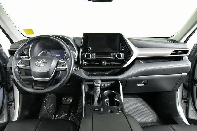 used 2023 Toyota Highlander car, priced at $36,491