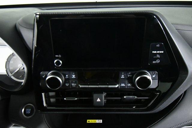 used 2024 Toyota Highlander car, priced at $45,990