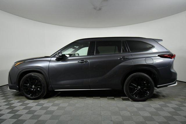 used 2024 Toyota Highlander car, priced at $45,990