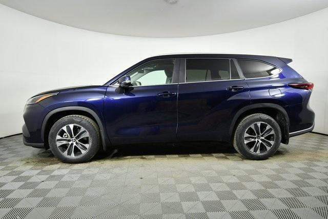 used 2024 Toyota Highlander car, priced at $40,991