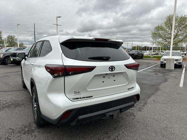 used 2024 Toyota Highlander car, priced at $42,990