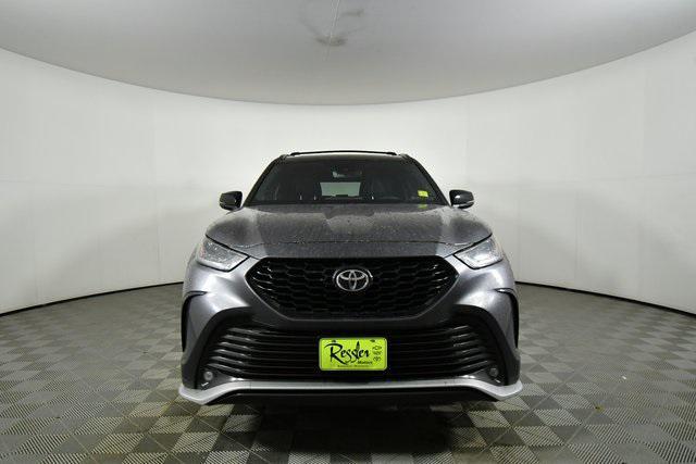 used 2021 Toyota Highlander car, priced at $30,992