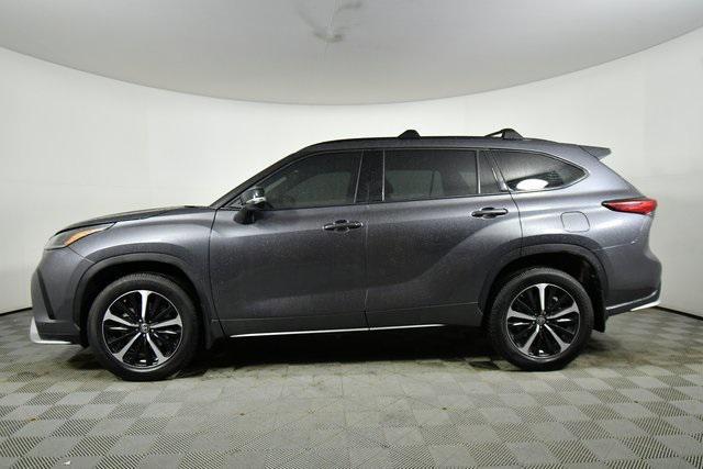 used 2021 Toyota Highlander car, priced at $30,992