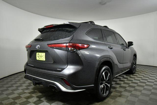 used 2021 Toyota Highlander car, priced at $30,992