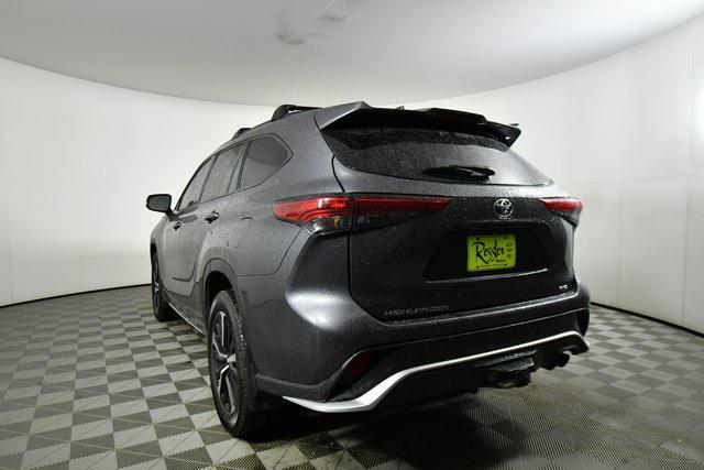 used 2021 Toyota Highlander car, priced at $30,992