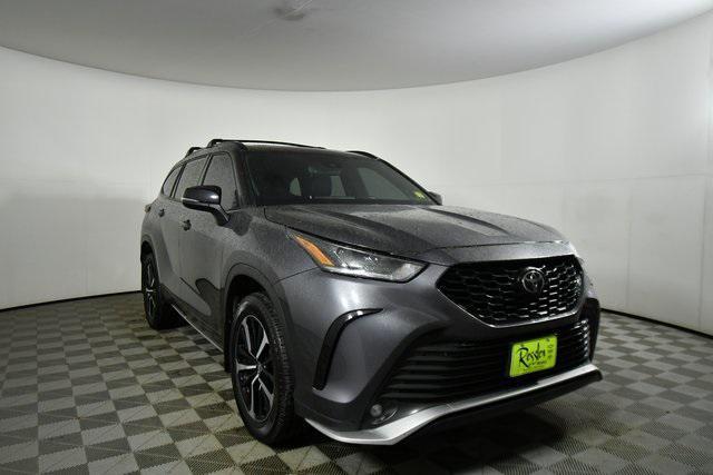 used 2021 Toyota Highlander car, priced at $30,992