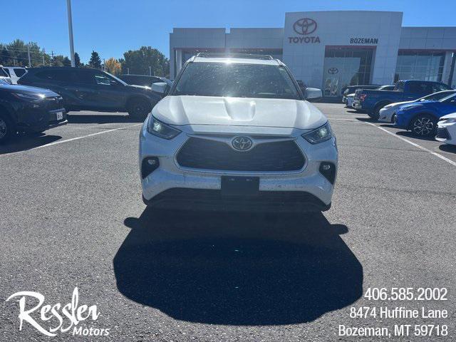 used 2021 Toyota Highlander car, priced at $31,490