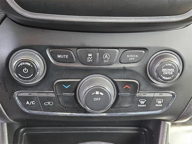 used 2020 Jeep Cherokee car, priced at $19,927