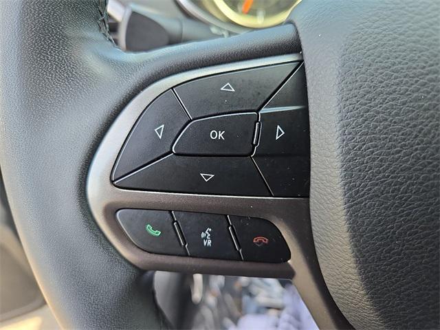 used 2020 Jeep Cherokee car, priced at $20,227