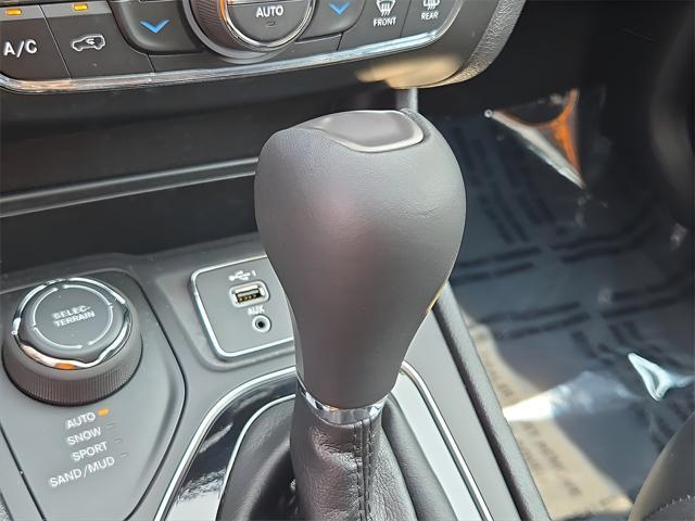 used 2019 Jeep Cherokee car, priced at $24,227