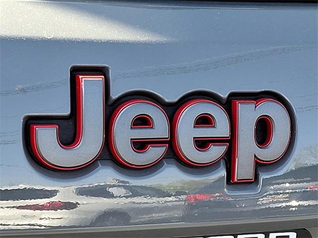 used 2020 Jeep Grand Cherokee car, priced at $21,927