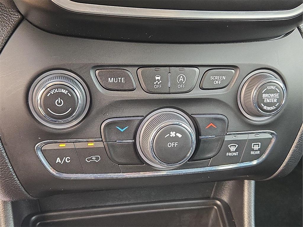 used 2020 Jeep Cherokee car, priced at $17,977