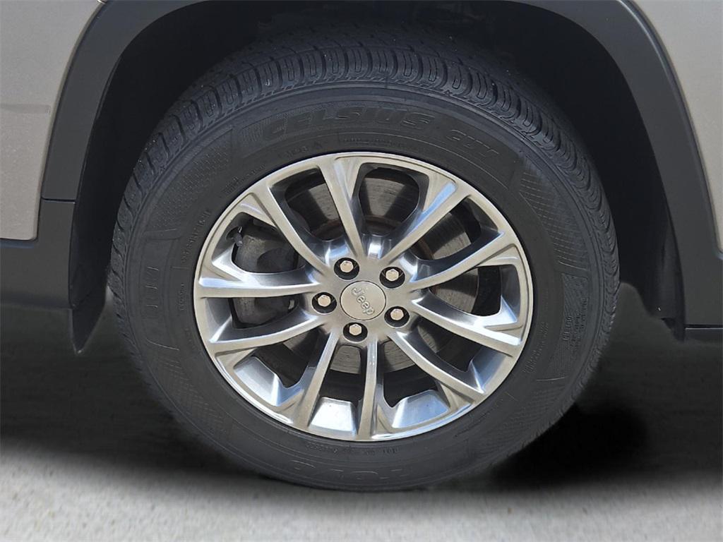 used 2020 Jeep Cherokee car, priced at $17,977