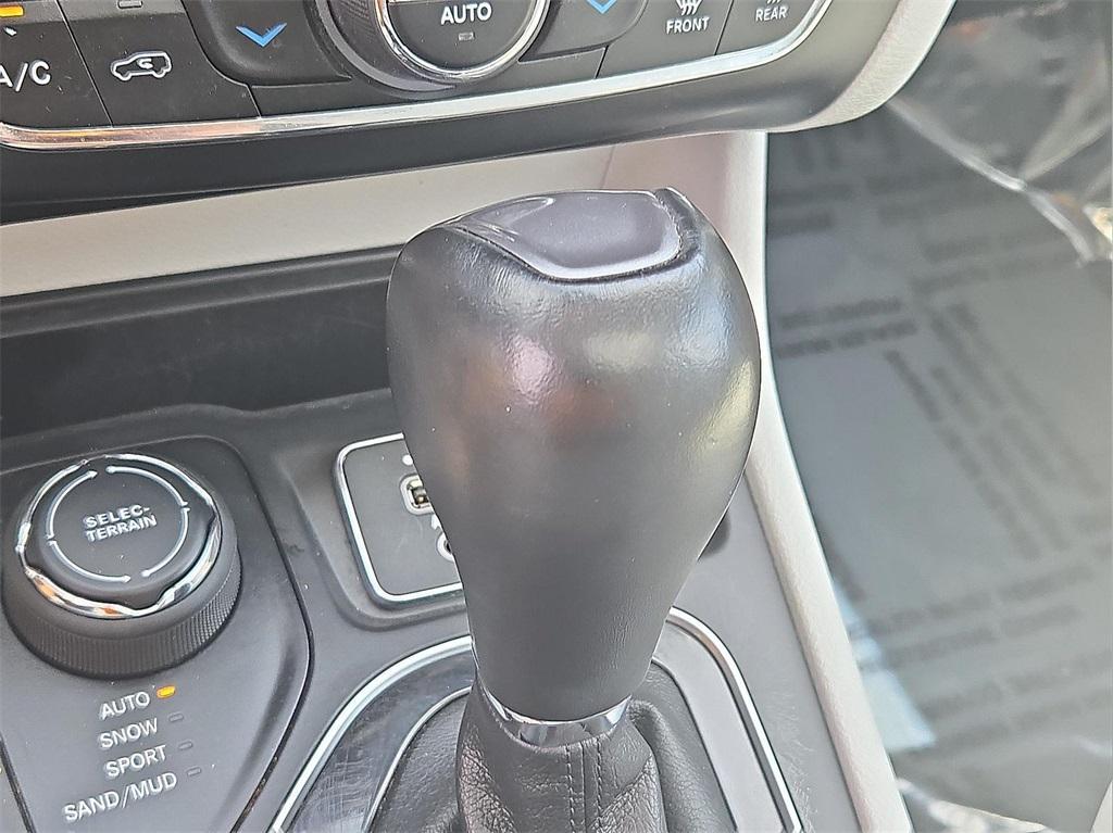 used 2021 Jeep Cherokee car, priced at $25,977