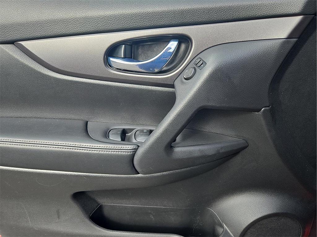 used 2016 Nissan Rogue car, priced at $10,977