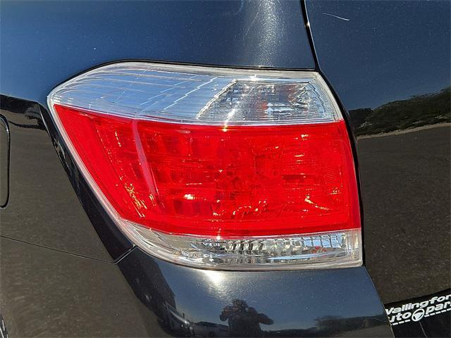 used 2013 Toyota Highlander car, priced at $14,227