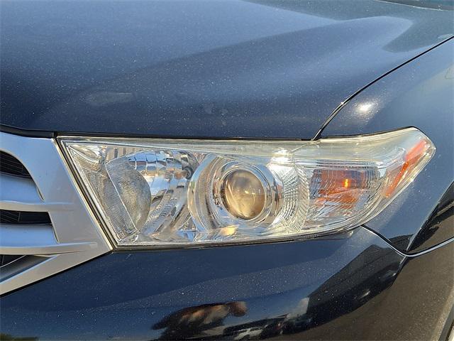 used 2013 Toyota Highlander car, priced at $14,227