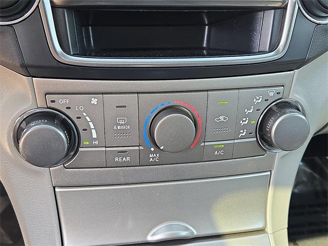 used 2013 Toyota Highlander car, priced at $14,227