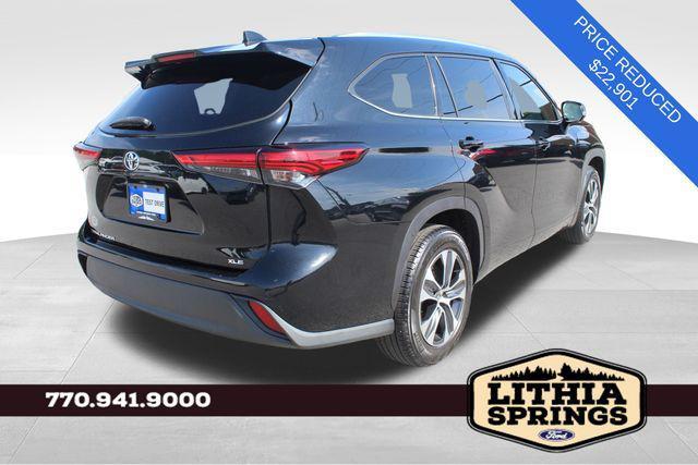 used 2021 Toyota Highlander car, priced at $22,901