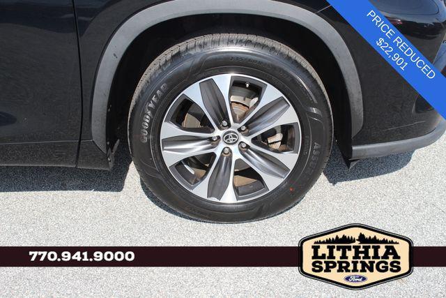 used 2021 Toyota Highlander car, priced at $22,901
