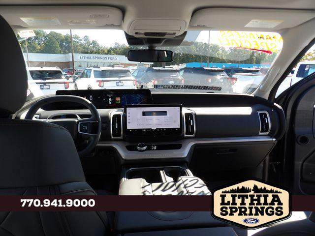 new 2025 Ford Expedition car, priced at $61,905