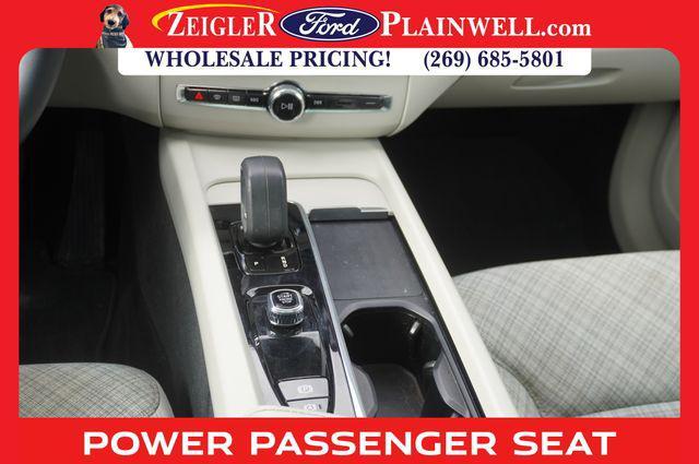 used 2022 Volvo XC60 car, priced at $24,222