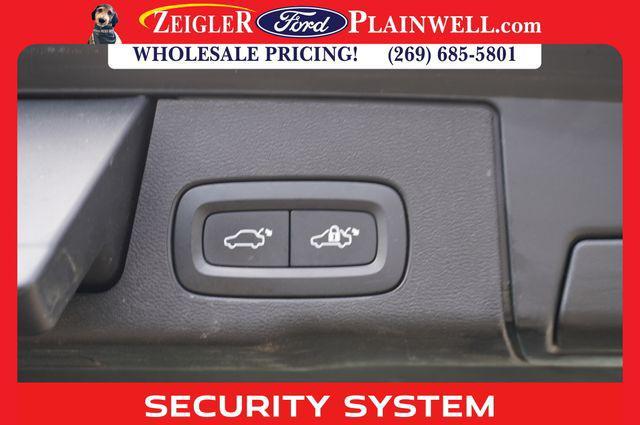 used 2022 Volvo XC60 car, priced at $24,222