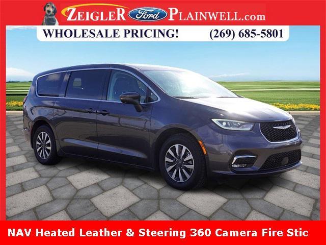 used 2022 Chrysler Pacifica Hybrid car, priced at $20,661