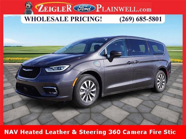 used 2022 Chrysler Pacifica Hybrid car, priced at $20,661