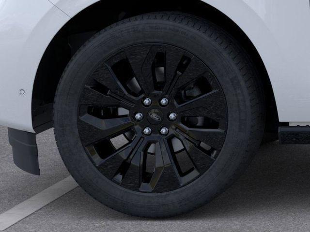new 2025 Ford Expedition car, priced at $80,675