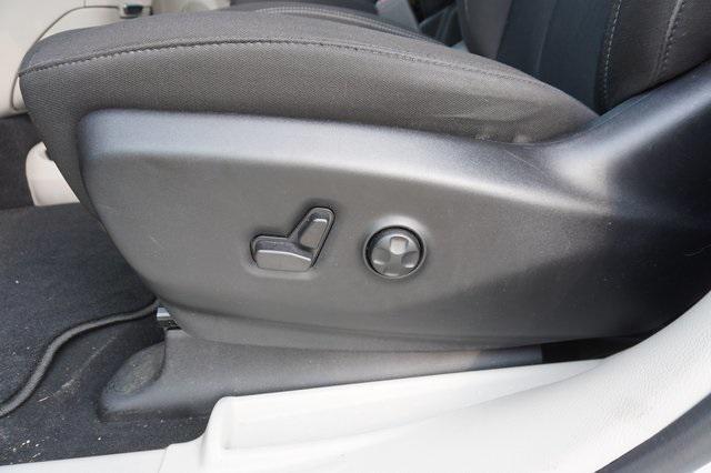 used 2023 Chrysler Voyager car