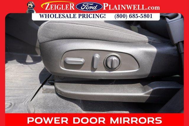 used 2022 Chevrolet Traverse car, priced at $28,993