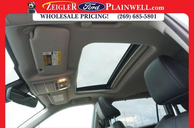 used 2023 Toyota Highlander car, priced at $36,500