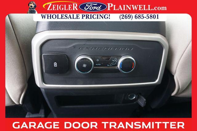 used 2024 Ford Expedition car, priced at $43,555
