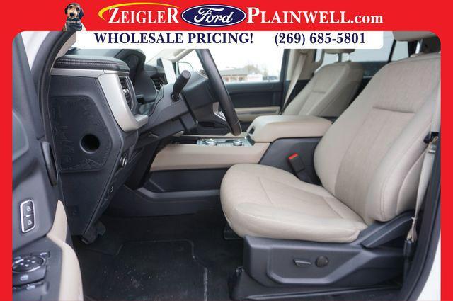 used 2024 Ford Expedition car, priced at $43,555