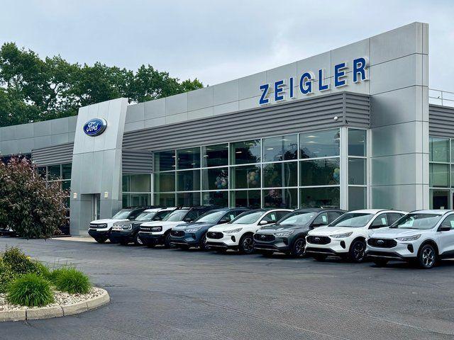 new 2025 Ford Explorer car, priced at $49,692