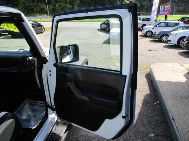 used 2013 Jeep Wrangler Unlimited car, priced at $11,495