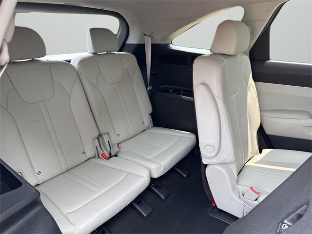 used 2022 Kia Sorento Hybrid car