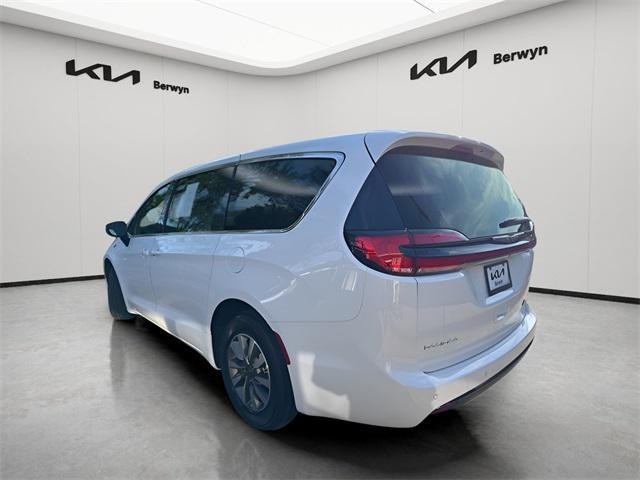 used 2024 Chrysler Pacifica Hybrid car, priced at $32,523