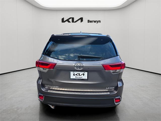 used 2017 Toyota Highlander car, priced at $19,881