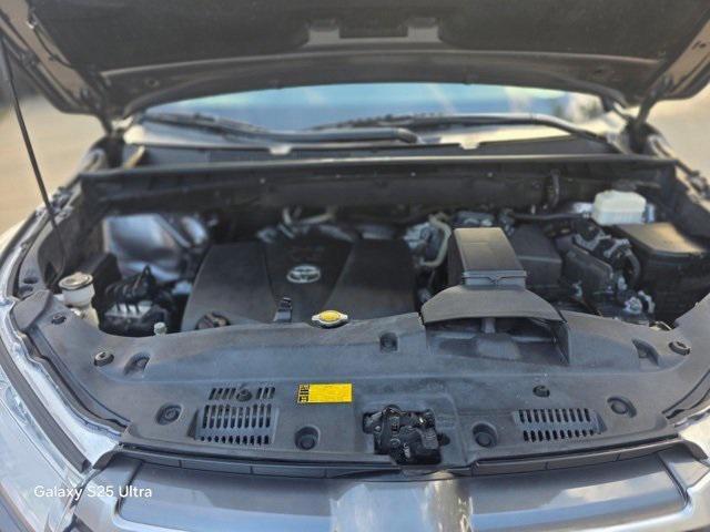 used 2017 Toyota Highlander car, priced at $19,881