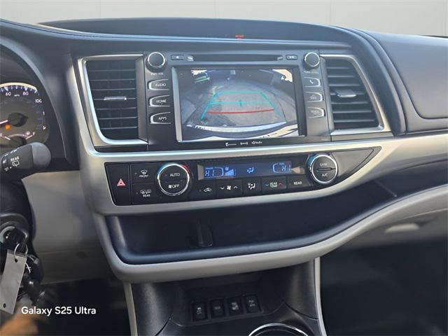 used 2017 Toyota Highlander car, priced at $19,881