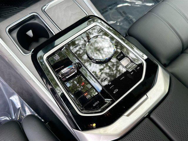 new 2025 BMW 760 car, priced at $138,425