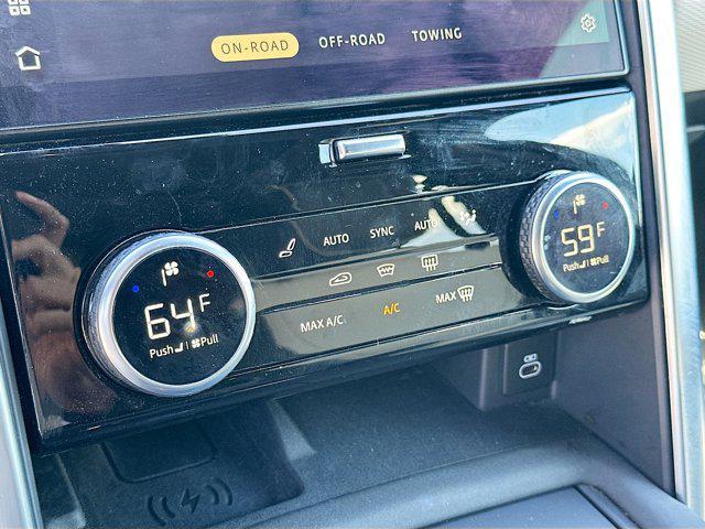 used 2021 Land Rover Discovery car, priced at $31,994