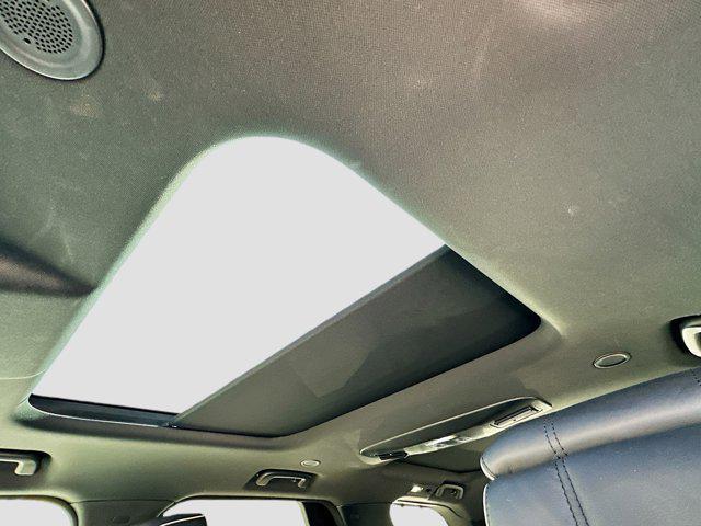 used 2021 Land Rover Discovery car, priced at $31,994