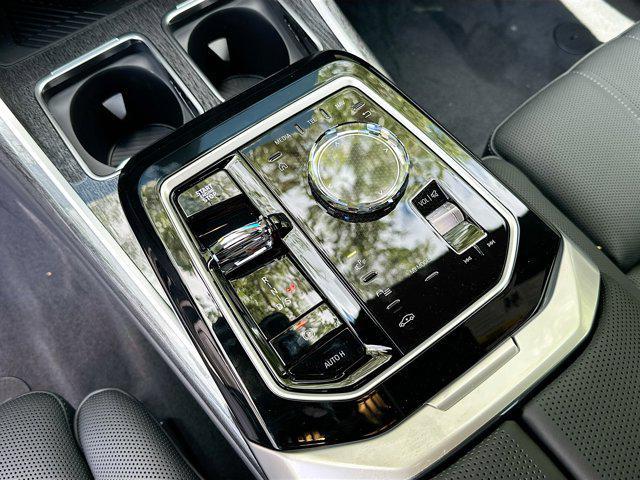 new 2025 BMW 760 car, priced at $138,195